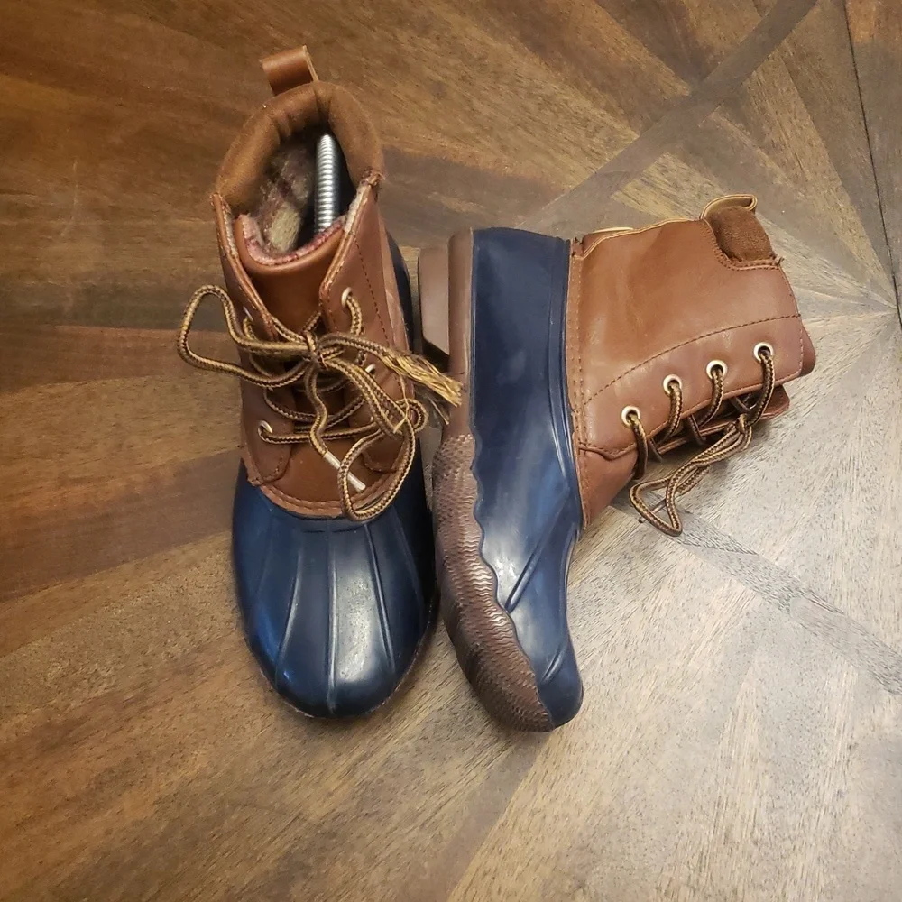 Adrienne Vittadini Kids Brown and Blue Duck Boots Size 3